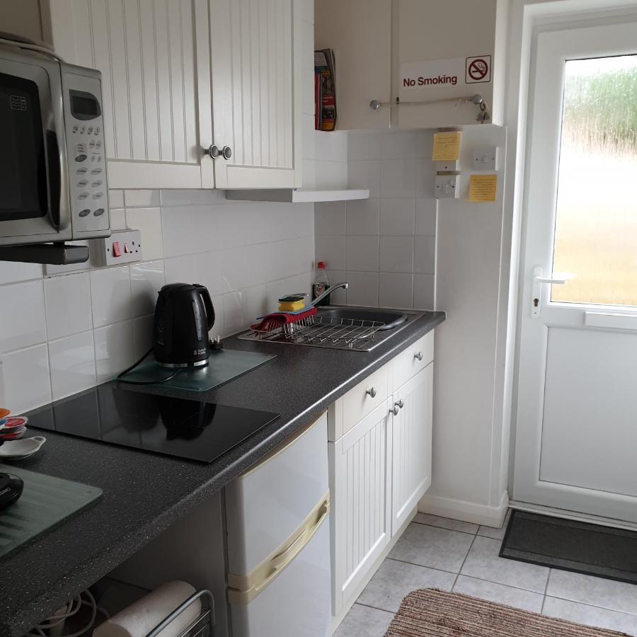 Beachfront Studio Pevensey Bagian luar foto